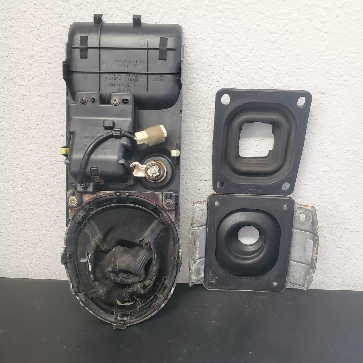 2001-2005 Lexus Is300 Shifter Bezel Trim + Boots Manual Trans MT Black OEM