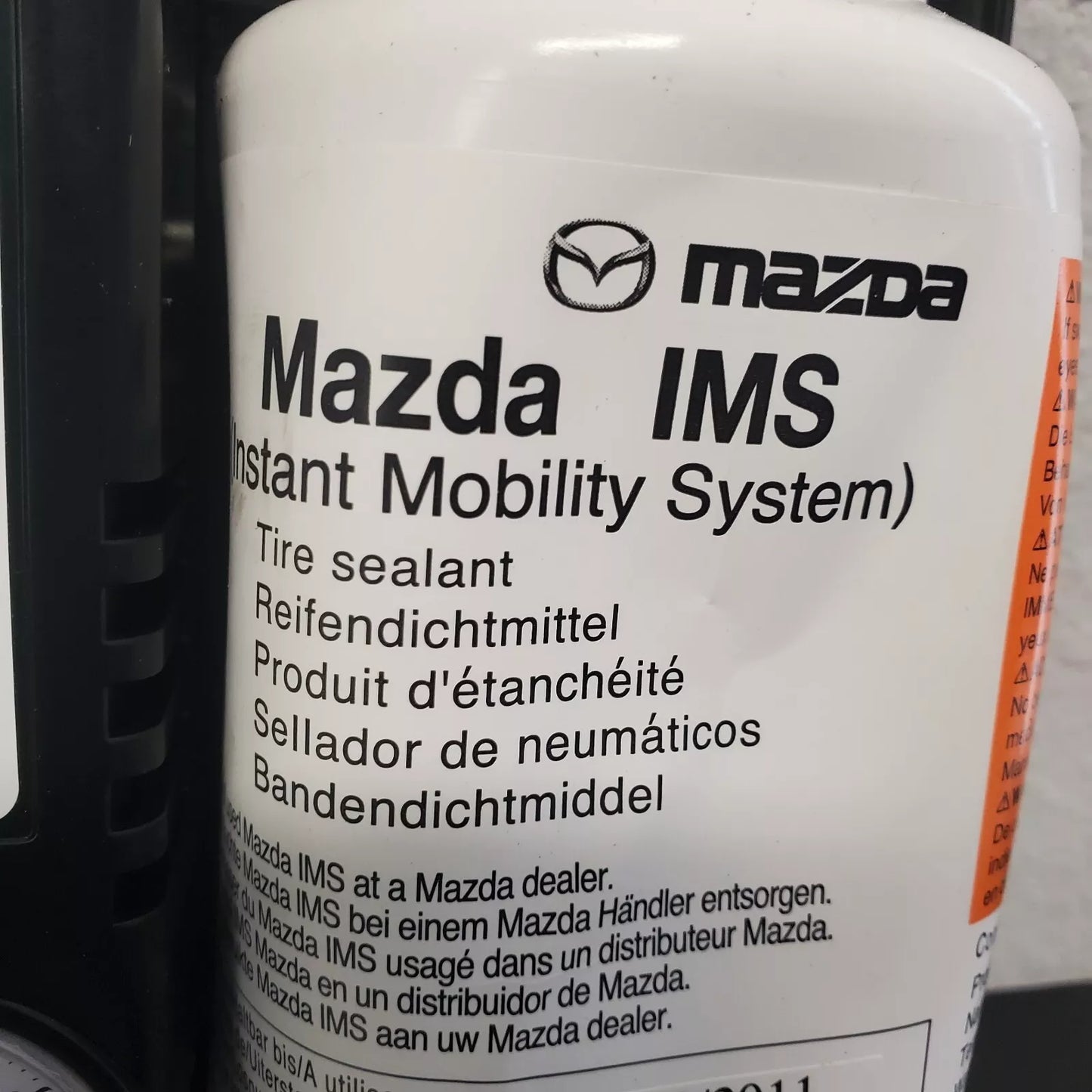 MAZDA Instant Mobility System (IMS) Compact Air Compressor w/ Original Case RX-8