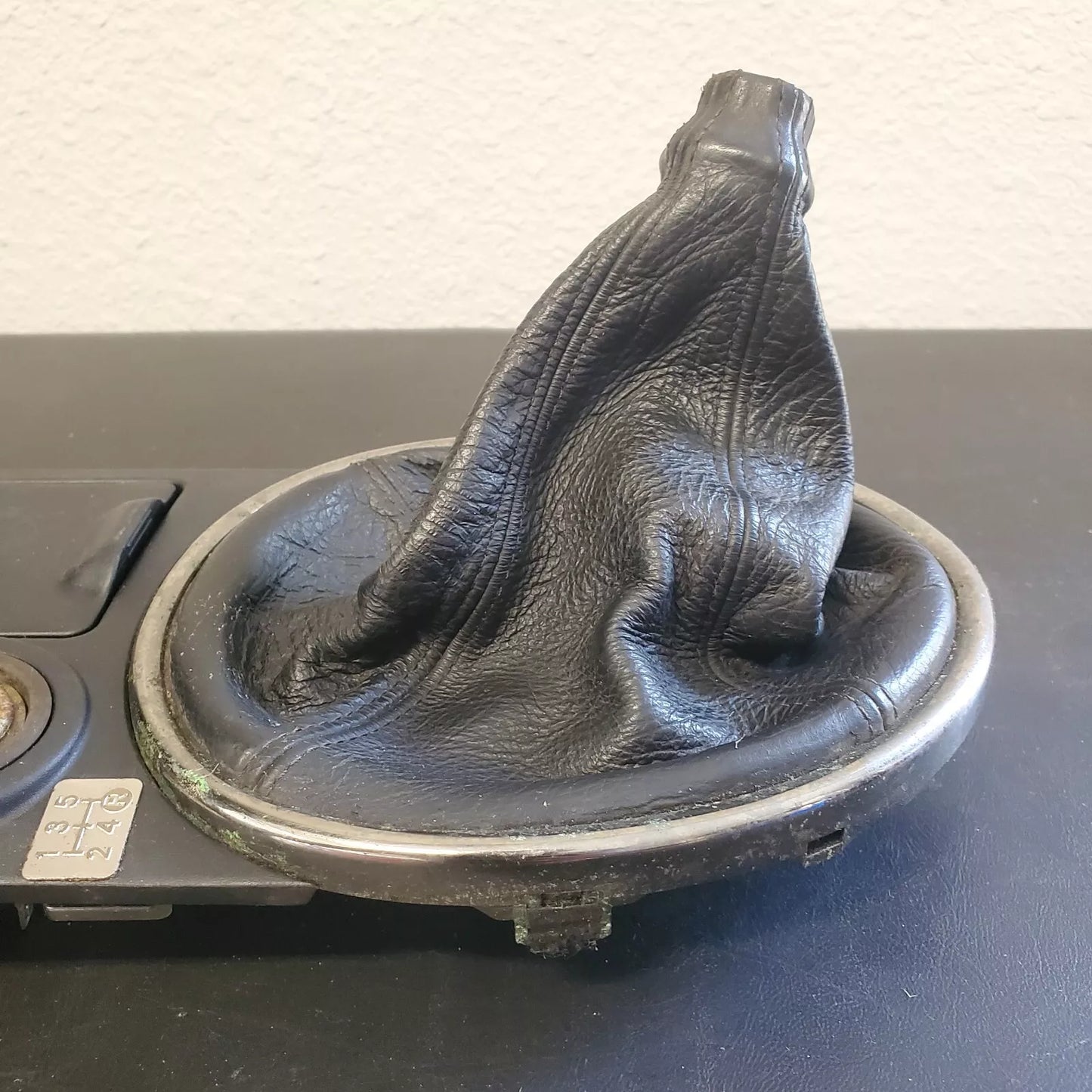 2001-2005 Lexus Is300 Shifter Bezel Trim & Boots Manual Trans MT Black OEM