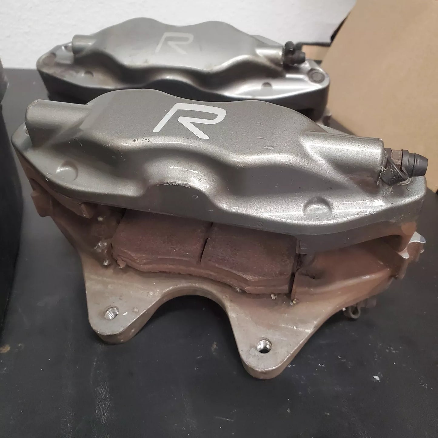04-07 Volvo S60R V70R Brembo Brake Caliper Front Rear Set OEM + R1 Concepts Pads
