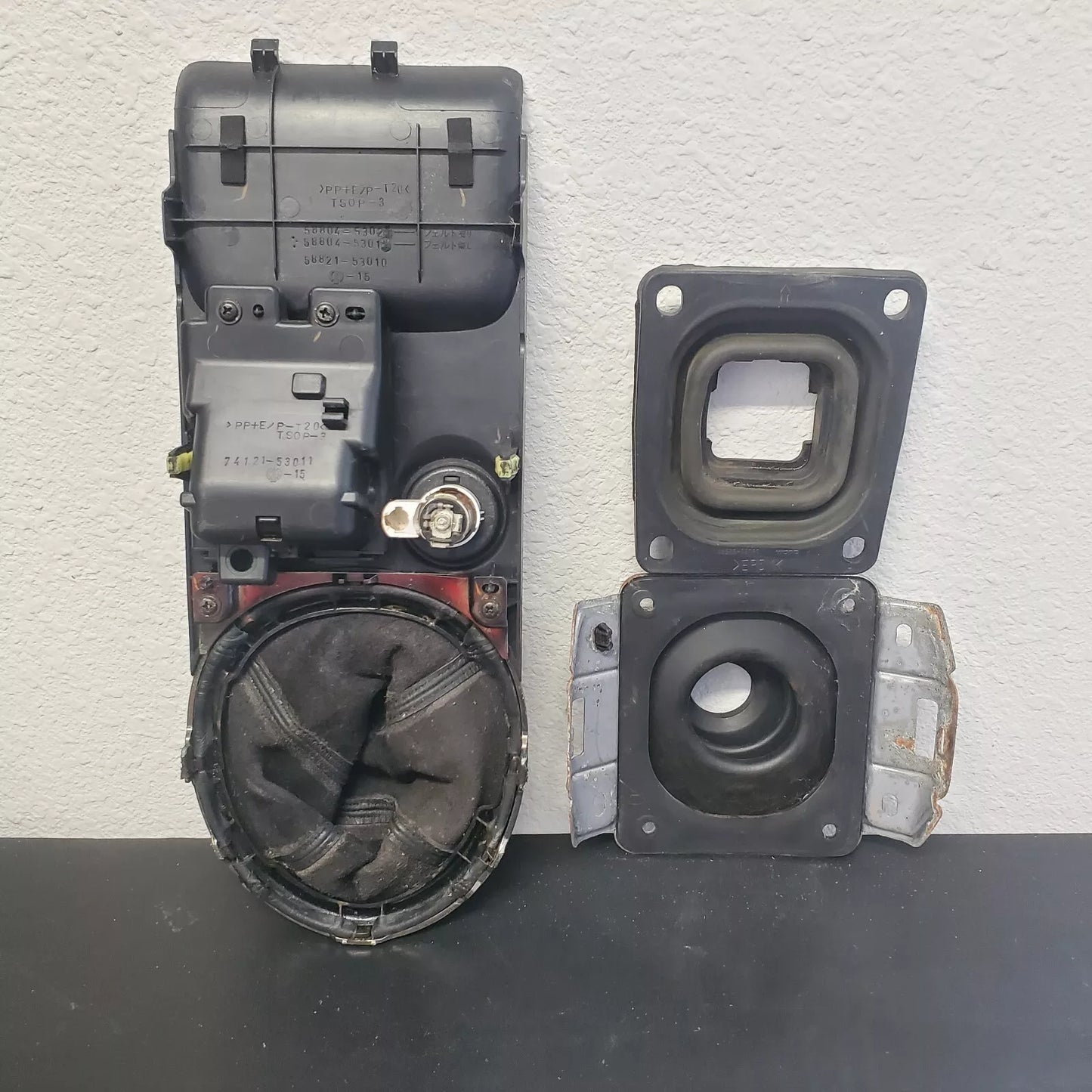 2001-2005 Lexus Is300 Shifter Bezel Trim & Boots Manual Trans MT Black OEM