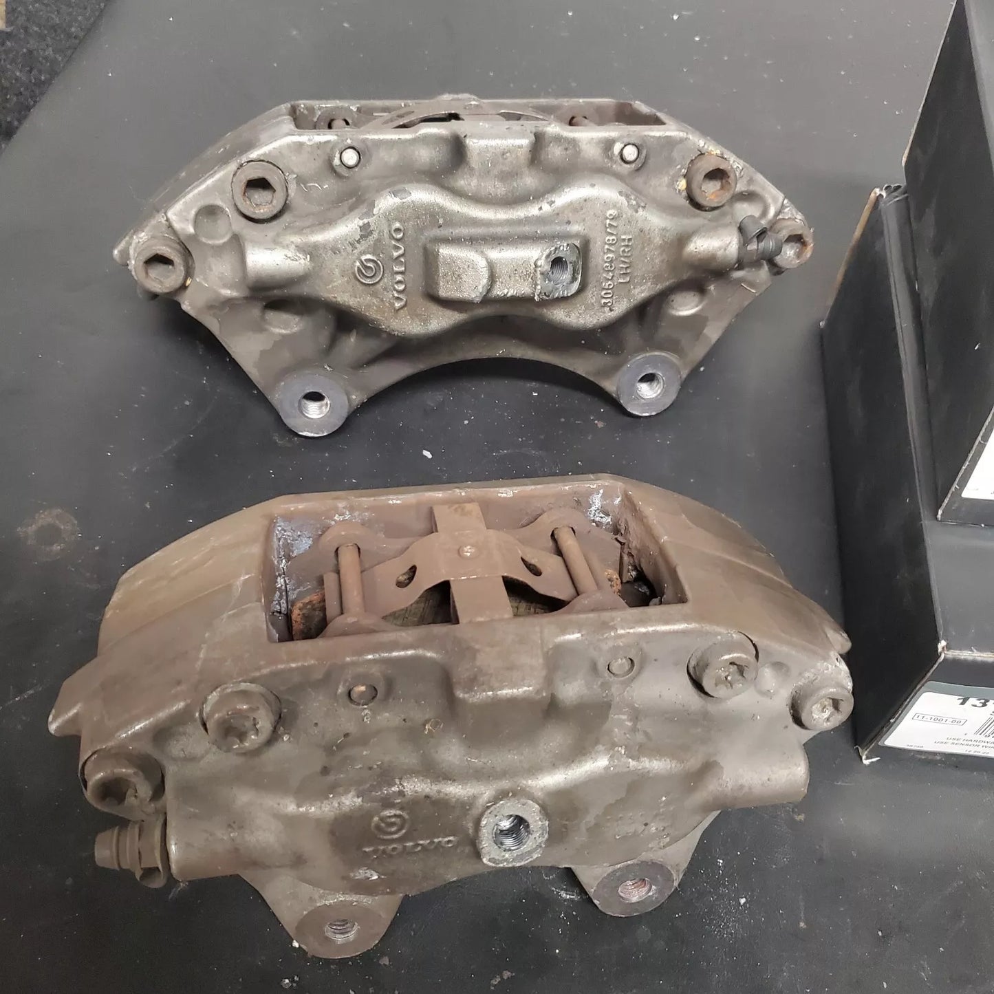 04-07 Volvo S60R V70R Brembo Brake Caliper Front Rear Set OEM + R1 Concepts Pads