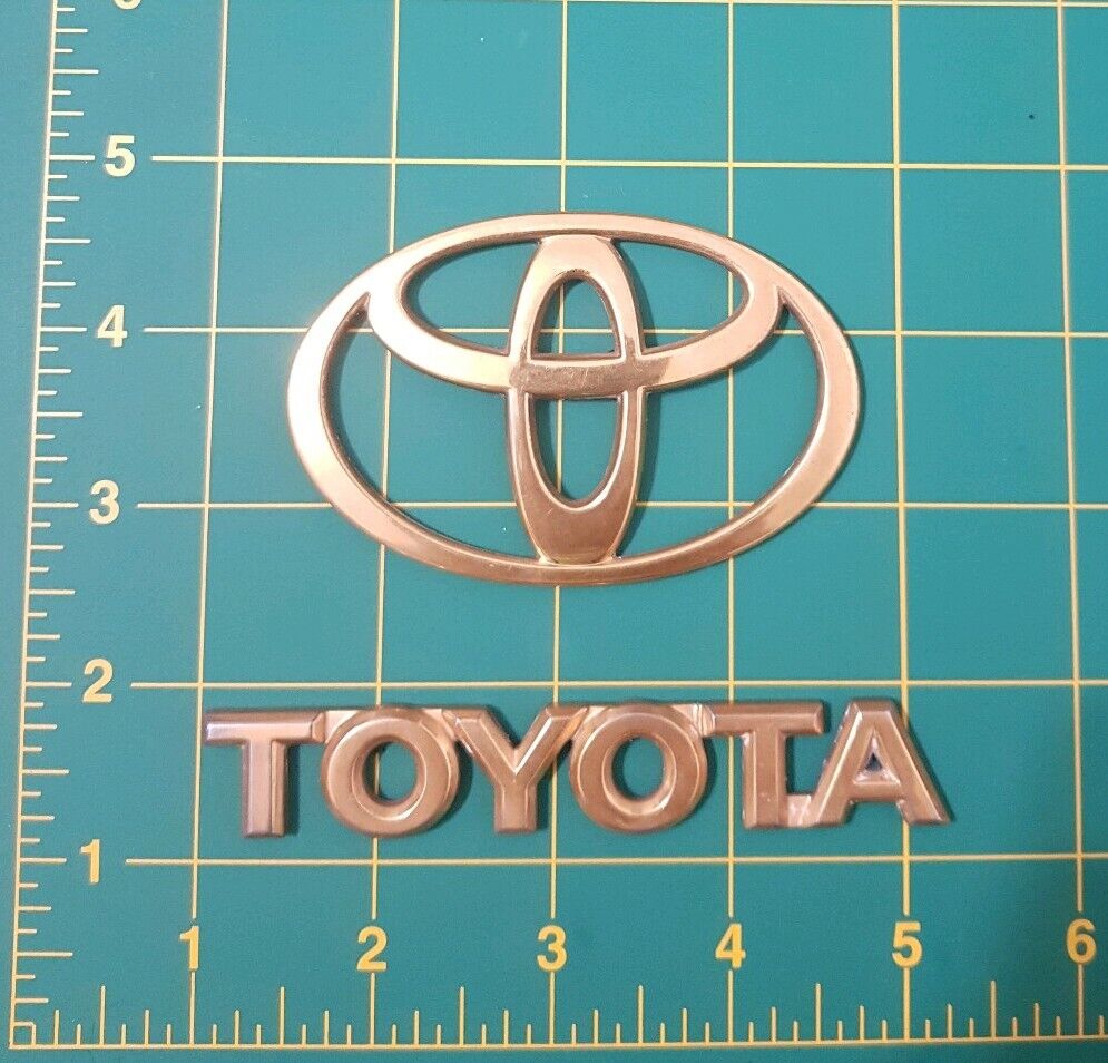 TOYOTA SOLARA 99 00 01 02 03 Rear Emblem Set GOLD BADGE P/N 75447-06020 OEM