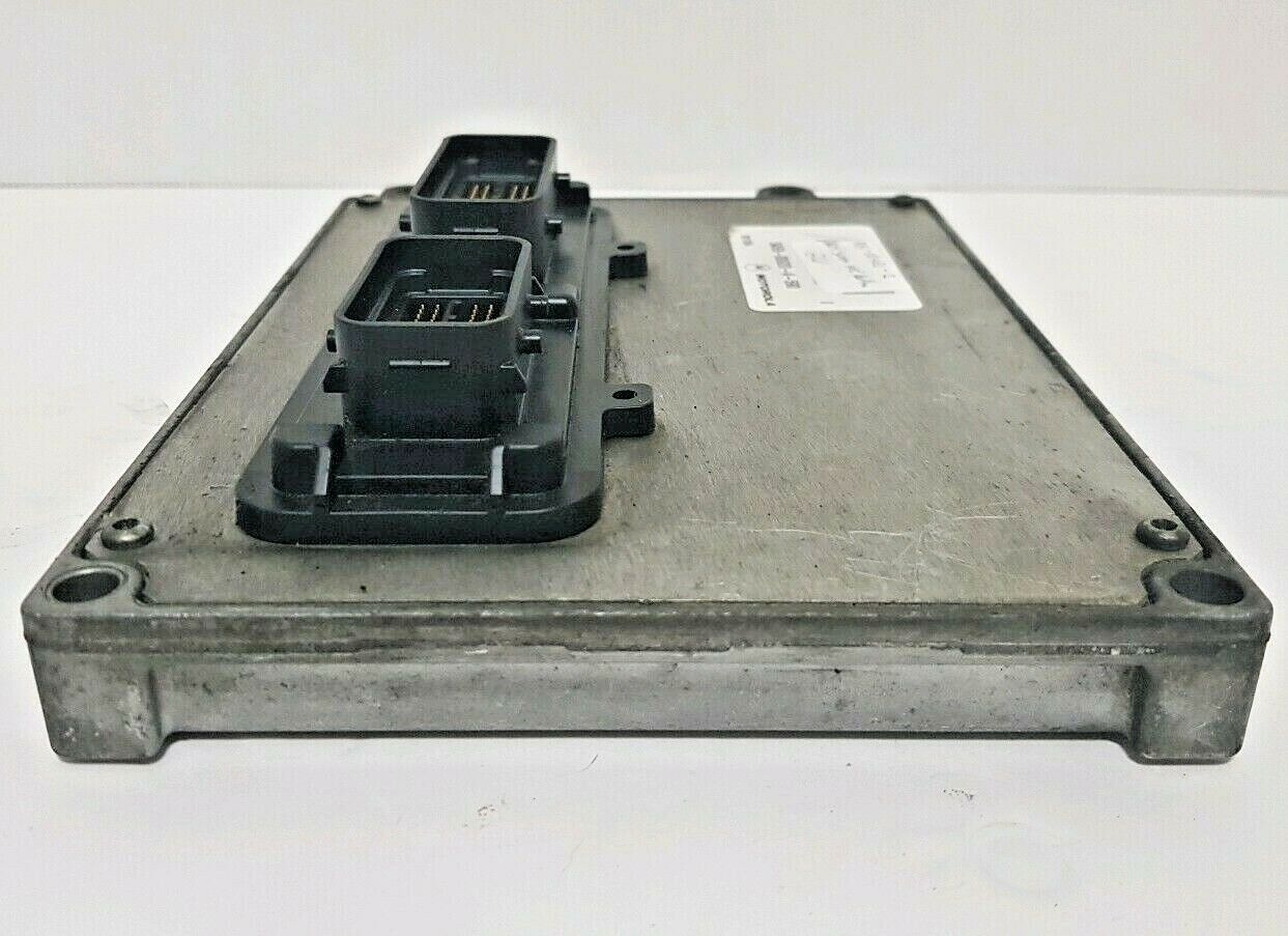 SATURN VUE Redline 04 ECU Engine Computer ECM Brain Box 37820-RDM-A590 Motorola