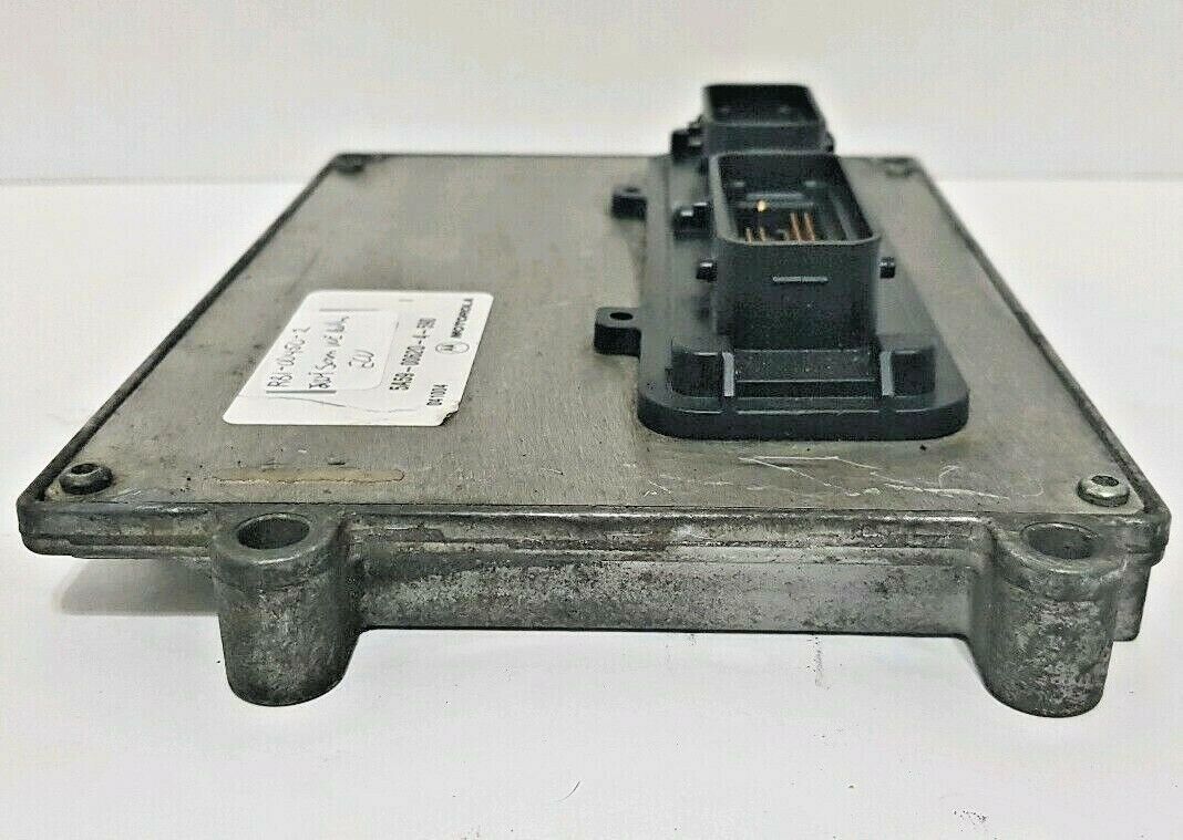 SATURN VUE Redline 04 ECU Engine Computer ECM Brain Box 37820-RDM-A590 Motorola