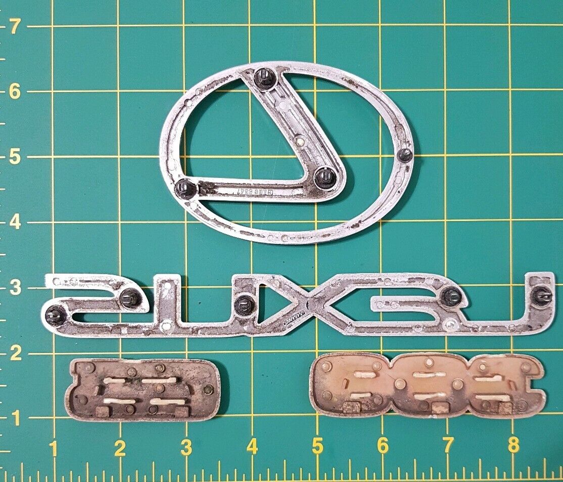 92 93 94 OEM LEXUS ES300 Rear Emblem Set Tail Light Badge Symbol Silver RARE