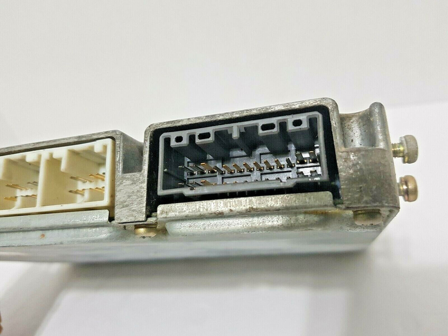 LEXUS LS400 4.0L V8 1998 -2000 ECM ECU Engine Computer Module | 89661-50501