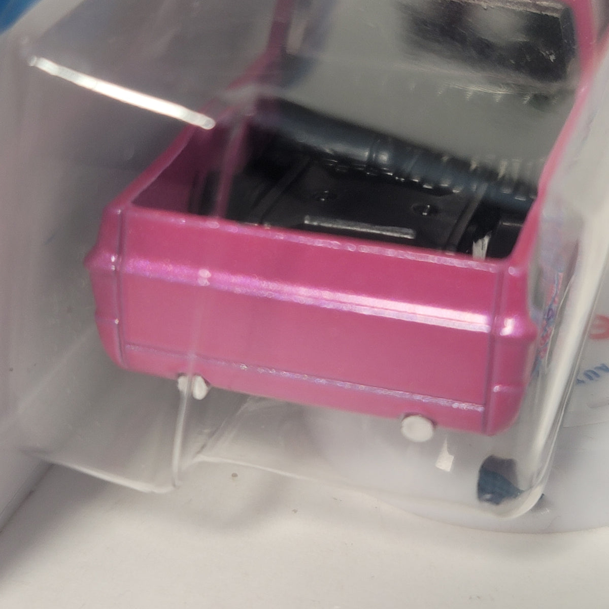 Hot Wheels '83 Chevy Silverado "Black Widow" Truckin Along 42/250 Pink (JJL07)