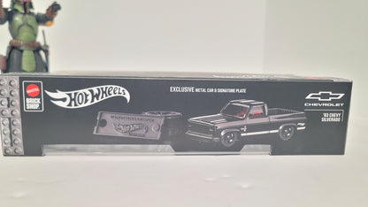 Hot Wheels Brick Shop ’83 Chevy Silverado 1:32 (225 pcs) Model Kit + 1:64 Car (JKG42)