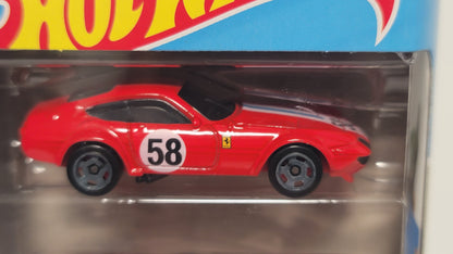 Hot Wheels Ferrari 2004 (JJH51) + 5 pack (JKG16) F40 Competizione Combo