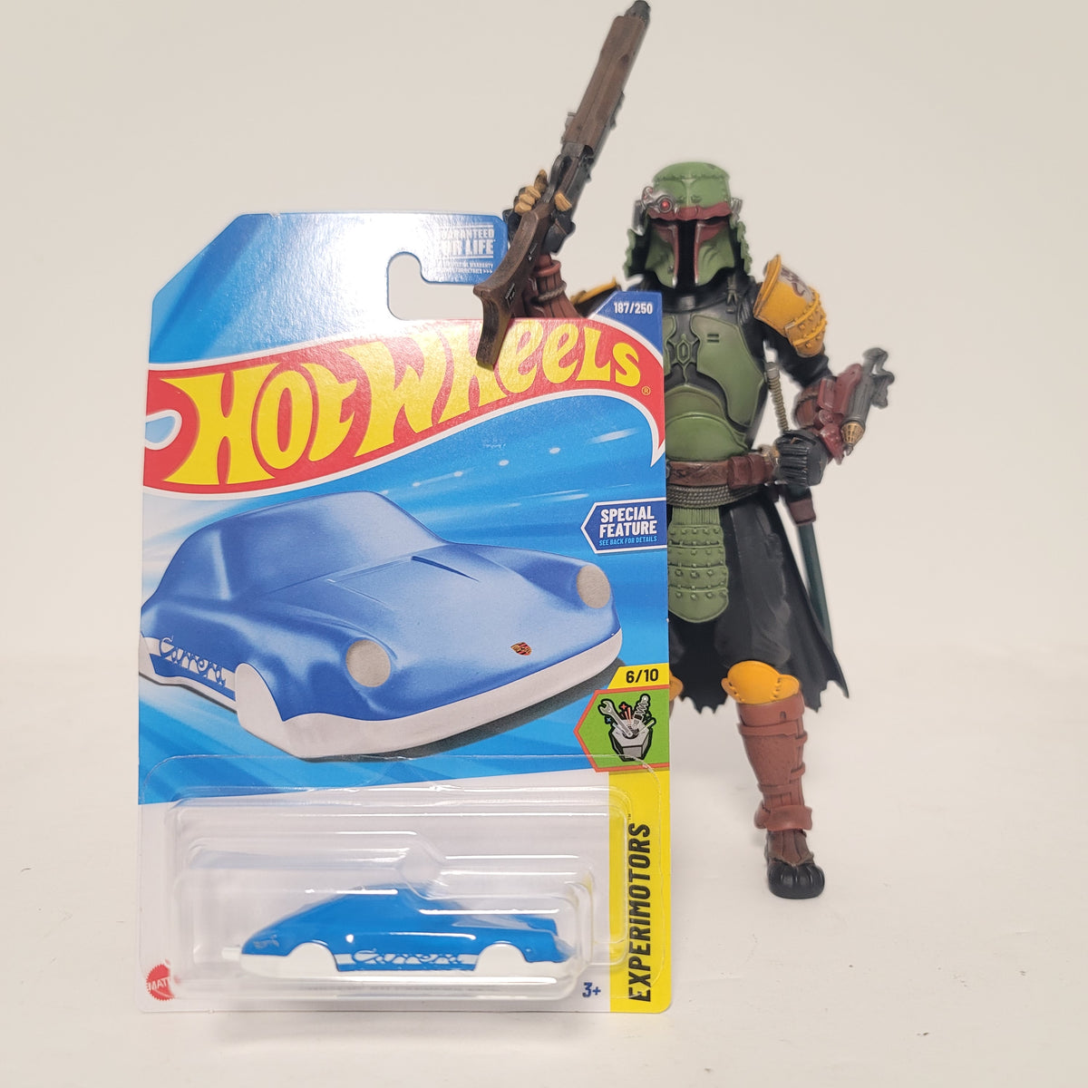 Hot Wheels Porsche 911 Carrera Clip Experimotors (JBC11) Key Chain Car Blue