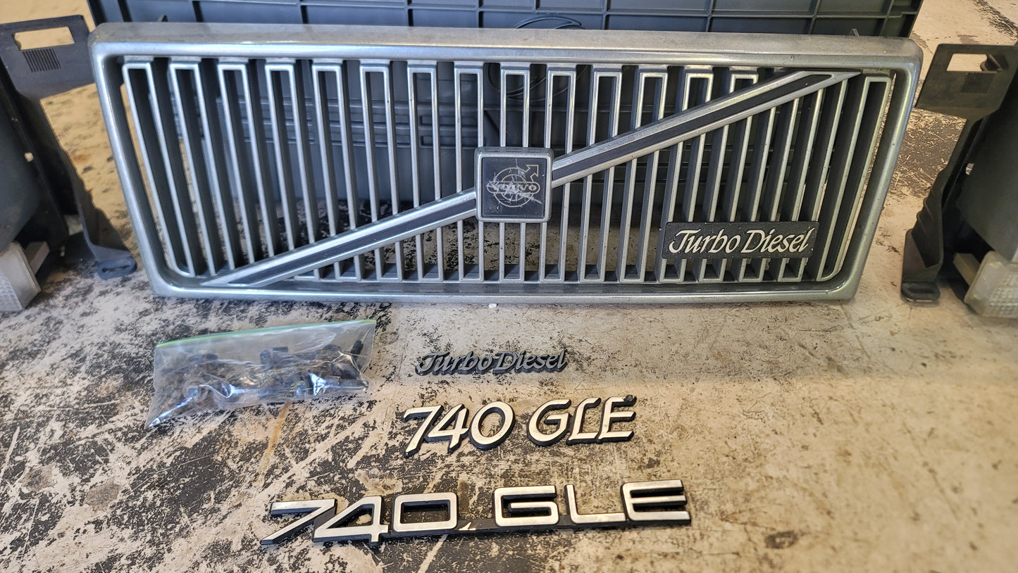 Volvo 740 GLE Turbo Diesel Quad Rectangle (U.S.) Headlights + Grill + Badges