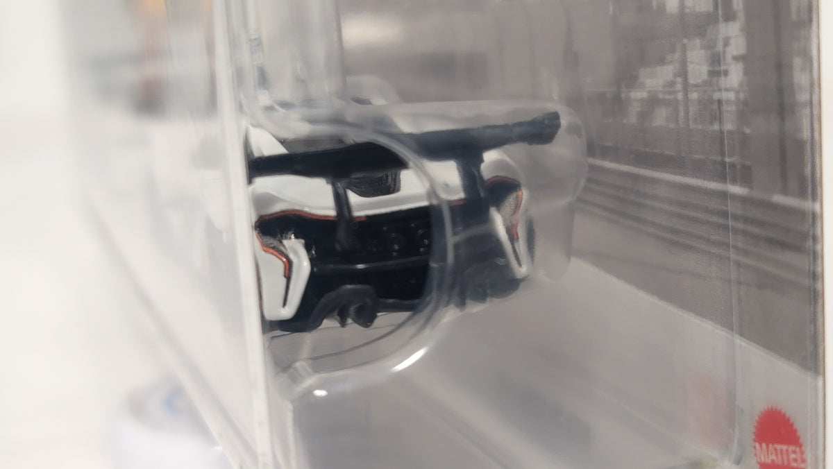 Hot Wheels Premium Car Culture 2-pack McLaren F1 GTR & P1 GTR White