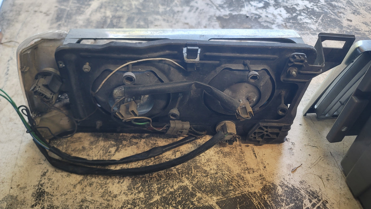 Volvo 740 GLE Turbo Diesel Quad Rectangle (U.S.) Headlights + Grill + Badges