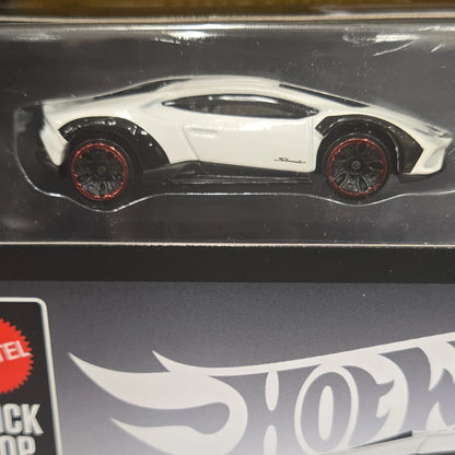 Hot Wheels Brick Shop Lamborghini Huracán Sterrato Build & Customize 1:32 Model Kit + 1:64 Car
